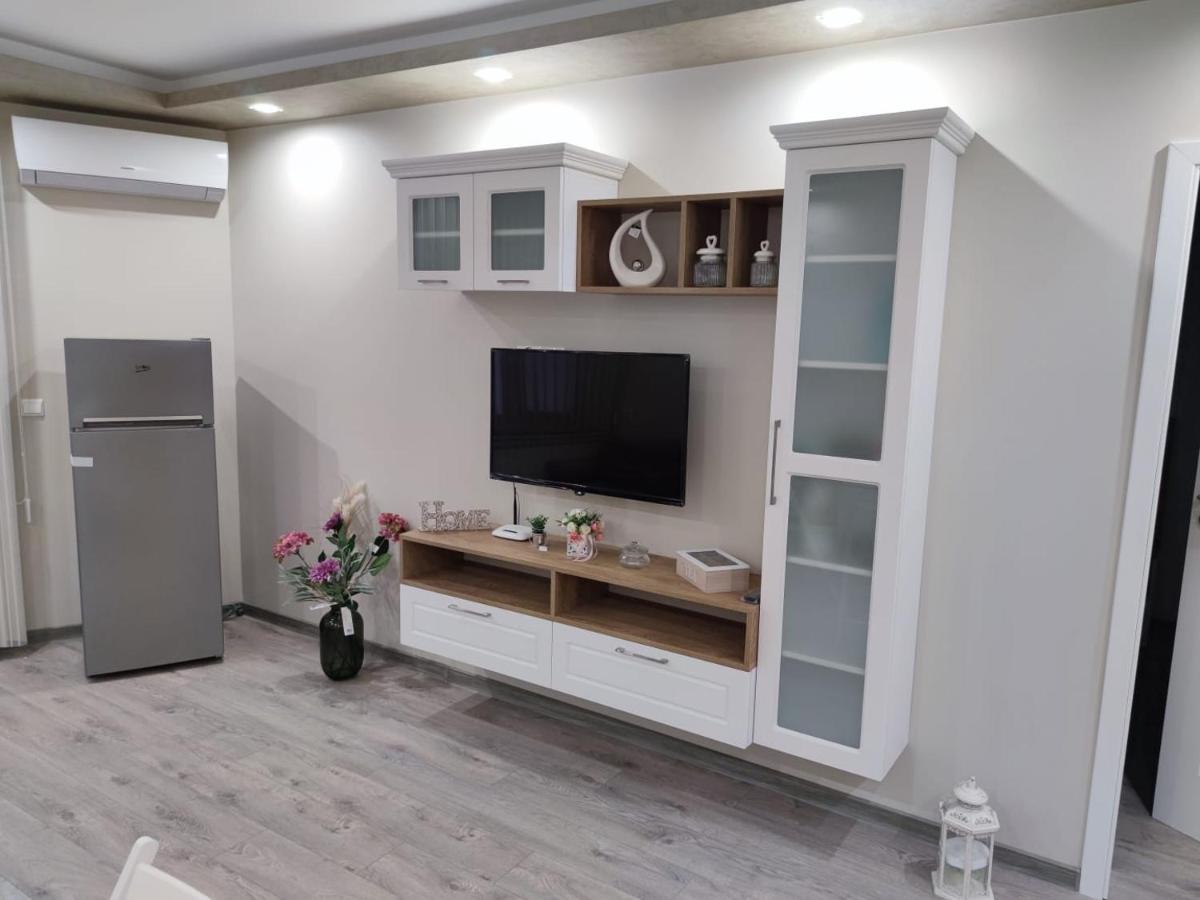 Flowers Apartment Добрич Экстерьер фото