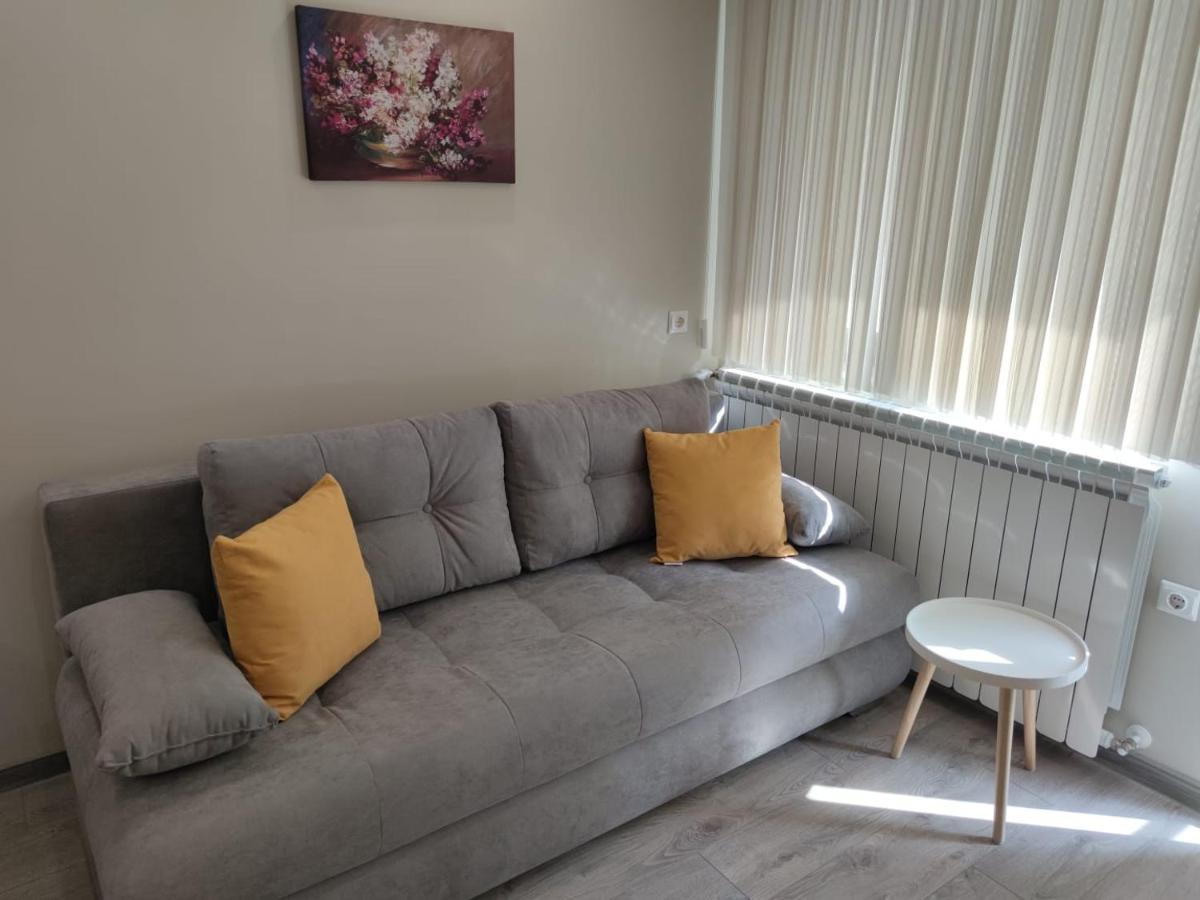 Flowers Apartment Добрич Экстерьер фото