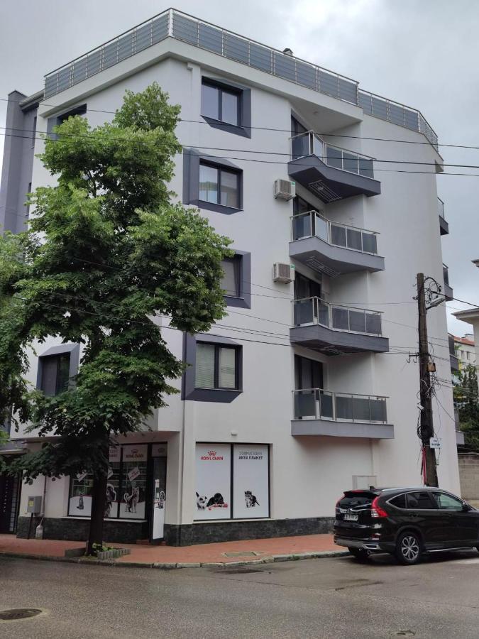 Flowers Apartment Добрич Экстерьер фото