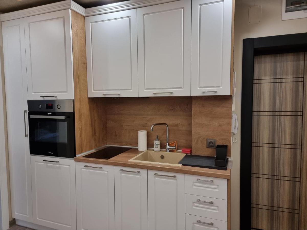 Flowers Apartment Добрич Экстерьер фото