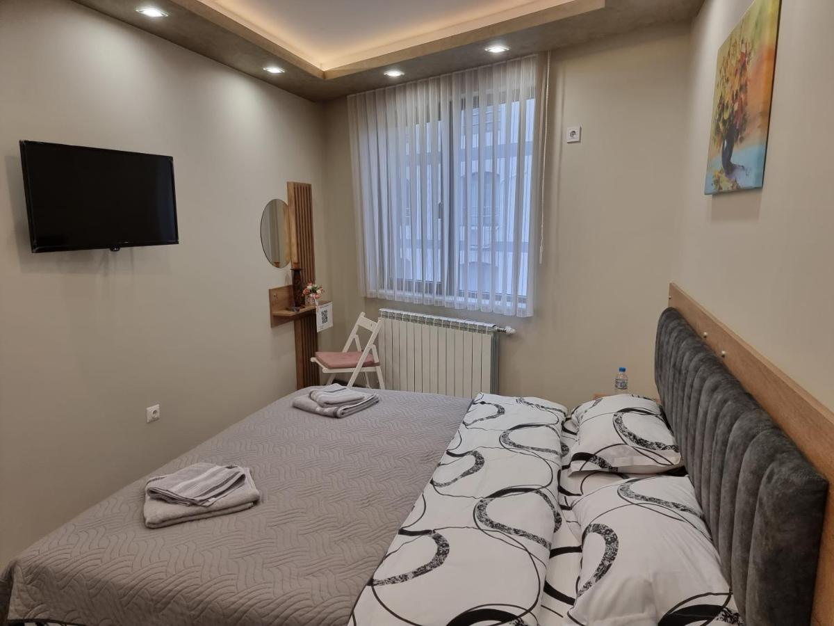 Flowers Apartment Добрич Экстерьер фото