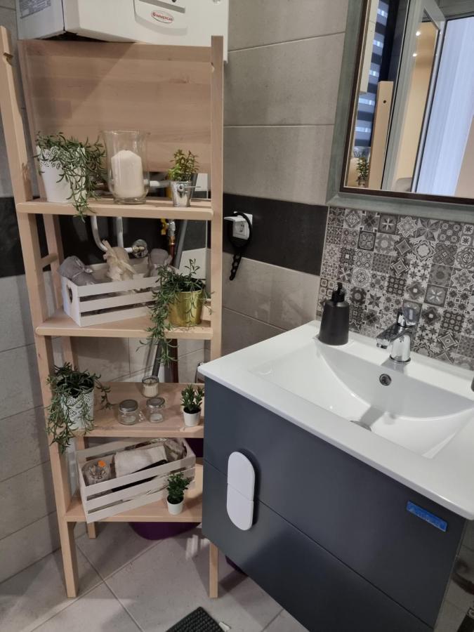 Flowers Apartment Добрич Экстерьер фото