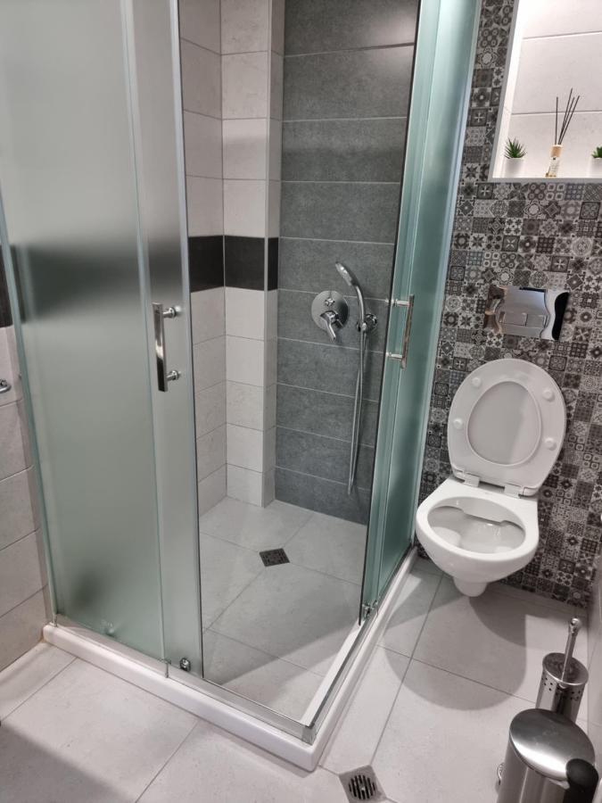 Flowers Apartment Добрич Экстерьер фото